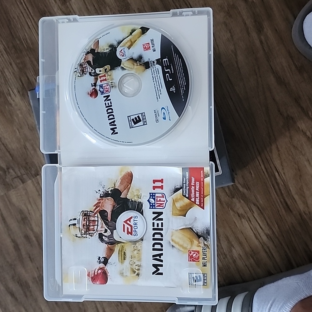 Madden '11 - Picture 4 of 6